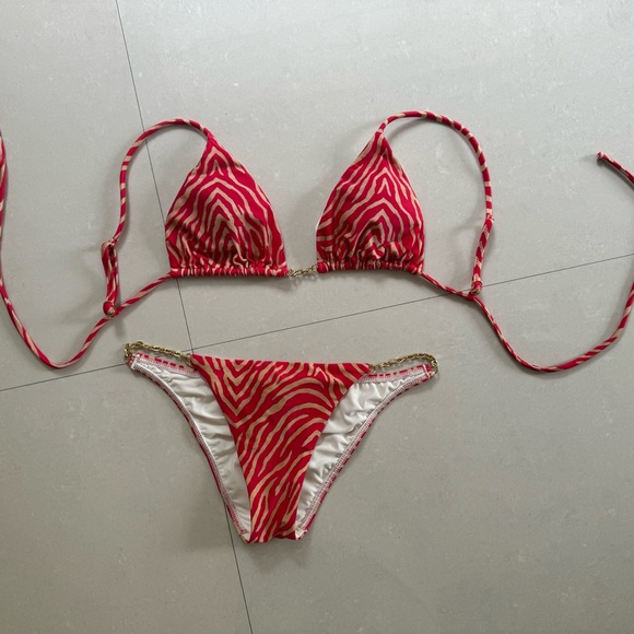 VIX PAULA HERMANNY
Fiorella Chain-embellished Zebra-print Triangle Bikini - Picture 1 of 10